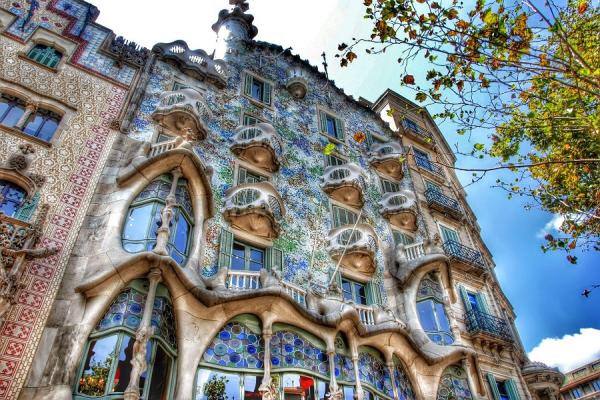 خانه کازا بالیو در بارسلونا + تصاویر
