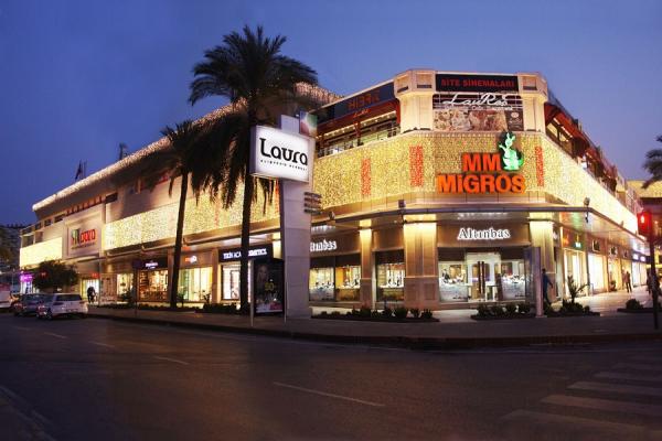 مرکز خرید لاورا آنتالیا + تصاویر
