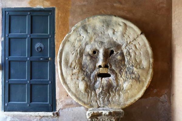 مجسمه دهان حقیقت در رم + تصاویر