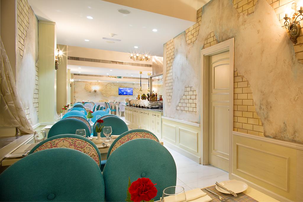 رستوران ها و فعالیت های تفریحی هتل الخلیج پالاس دبی