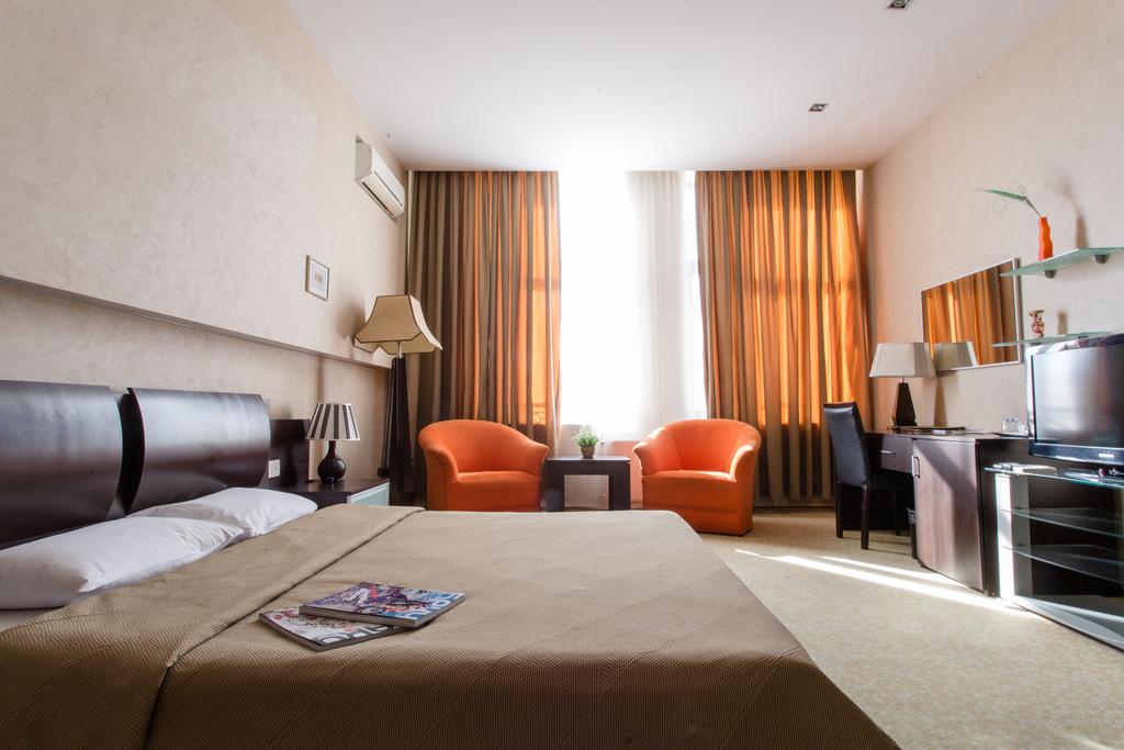 قیمت هتل های متوسط در باکو