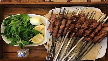  کباب بز و شاورما یکی از بهترین رستوران های قشم