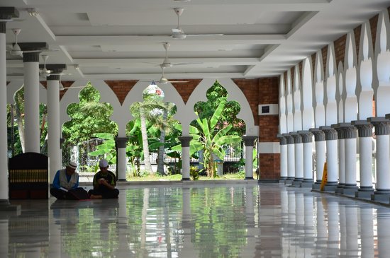 معماری مسجد جامع کوالالامپور