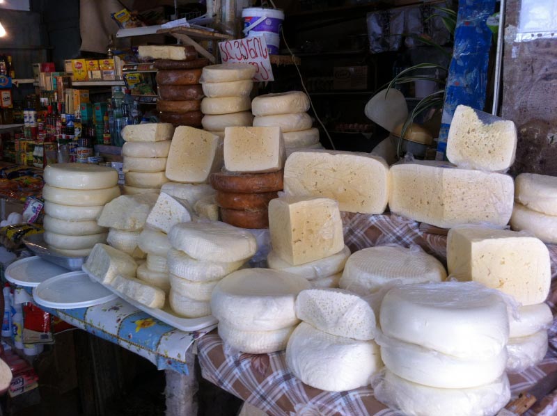 پنیر گرجی از سوغات کشور گرجستان