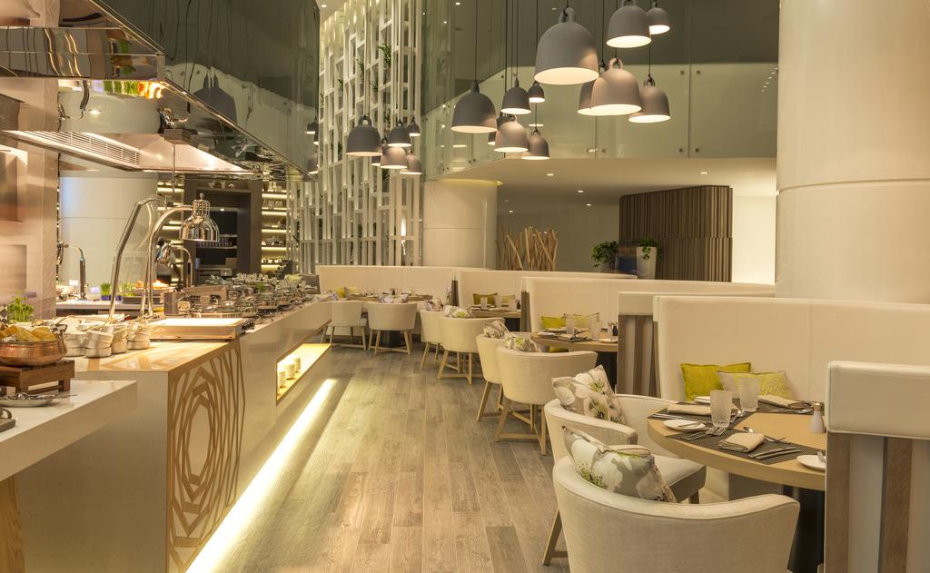 رستوران ها و امکانات تفریحی هتل لی رویال مریدین بیچ ریزورت دبی