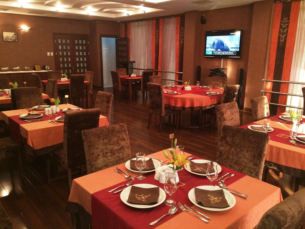 رستوران ها و امکانات رفاهی هتل بسفر باکو