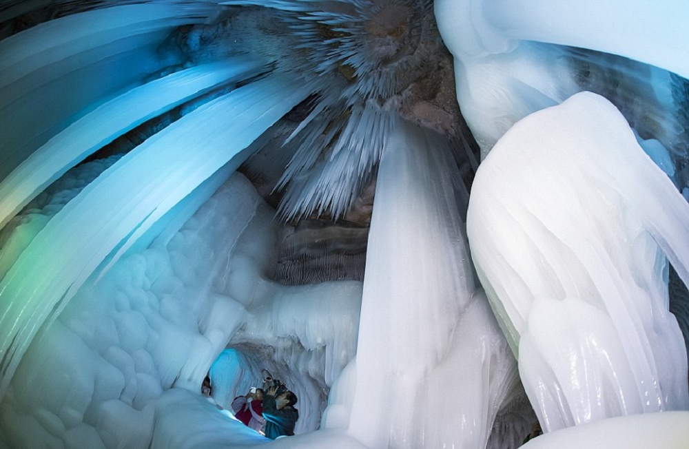 غار یخی نینگو چین