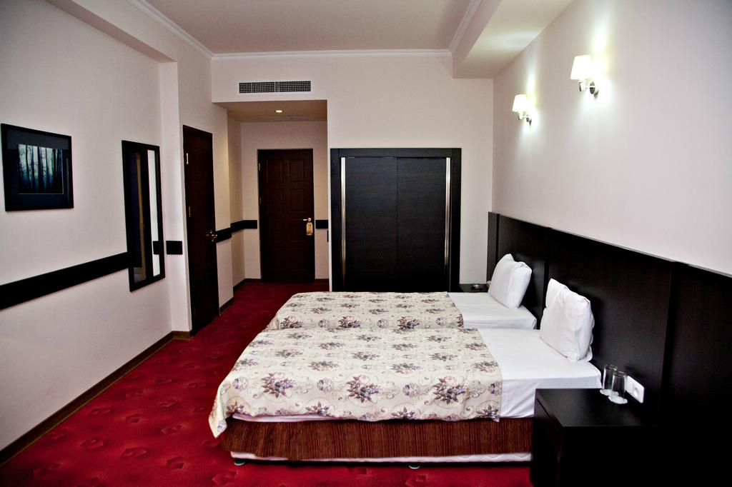 اتاق های هتل رجینه ایروان ارمنستان