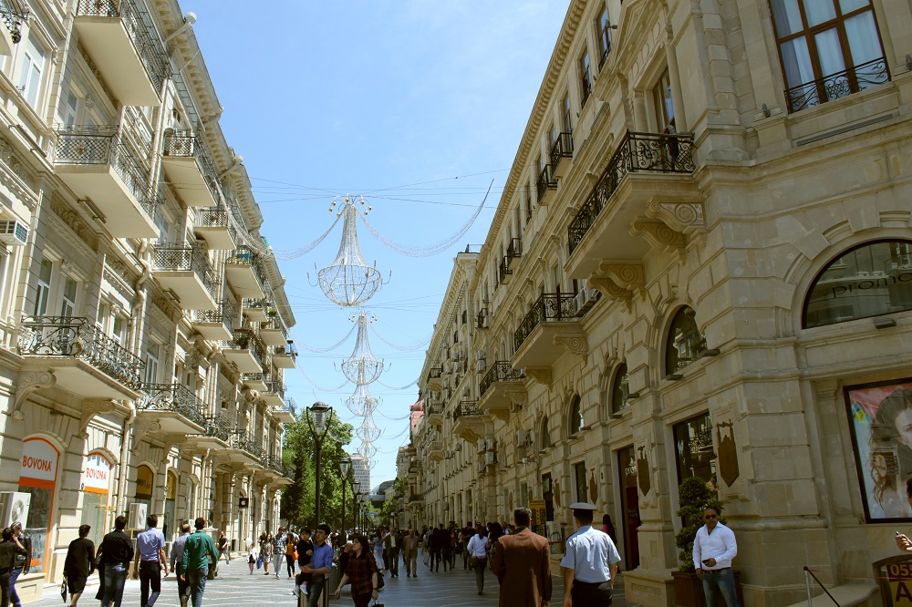 مراکز تجاری و تفریحی خیابان نظامی باکو