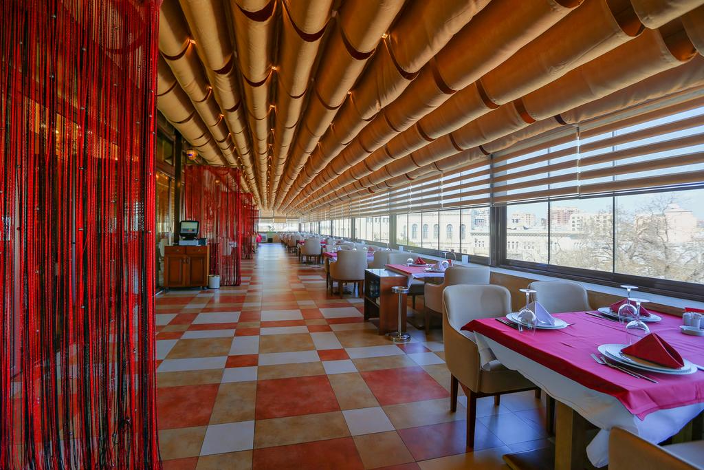 امکانات رفاهی و رستوران های هتل شاه پالاس باکو