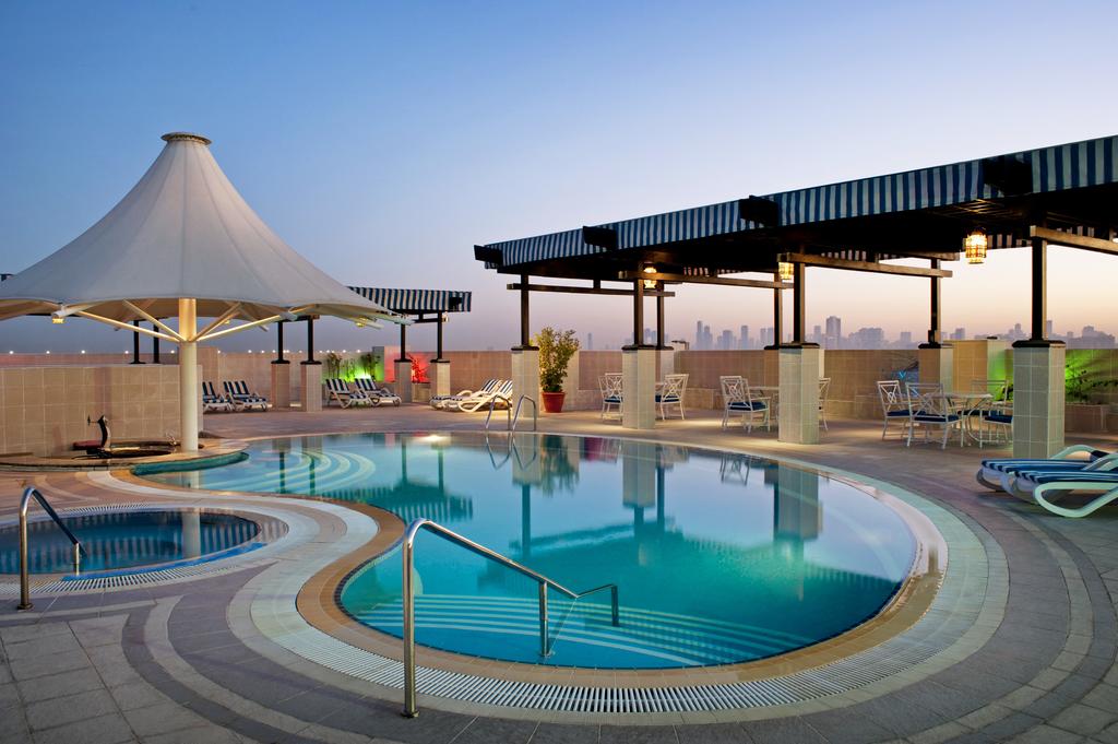 رستوران ها و امکانات رفاهی هتل گرند اکسلسیور بر دبی