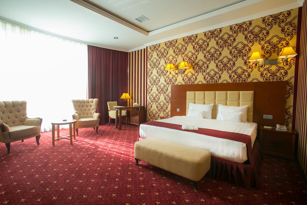 اتاق های هتل امرالد باکو