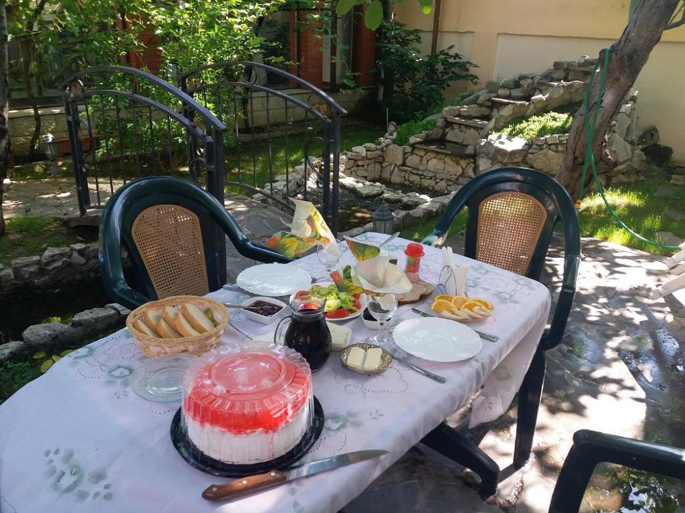 رستوران ها و امکانات رفاهی هتل آناتا گرجستان