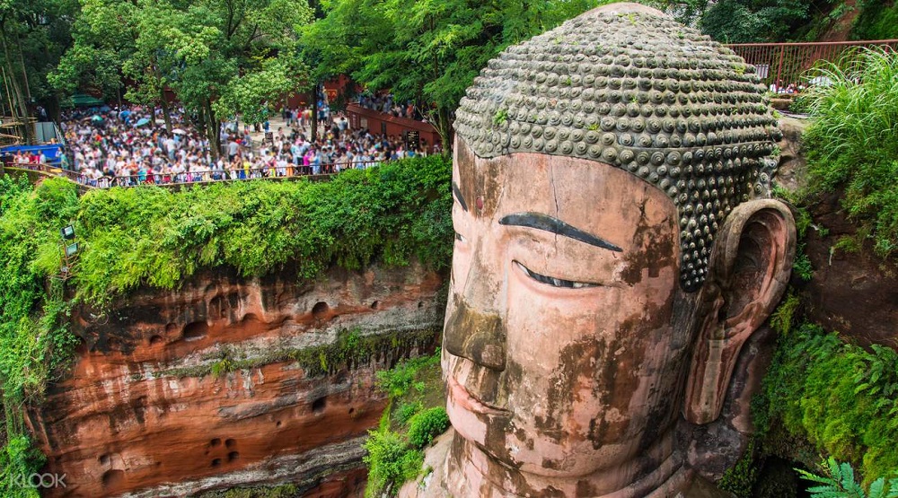 مجسمه غول پیکر بودا در چین