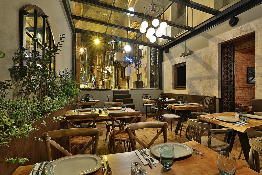 رستوران ها و امکانات رفاهی هتل تکسیم لانژ استانبول