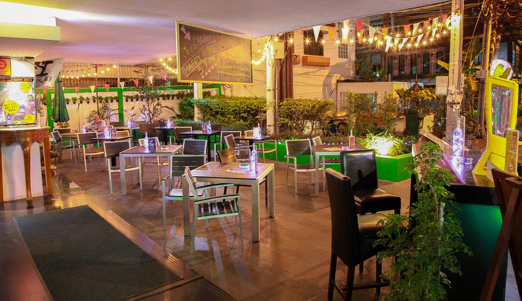 رستوران ها و امکانات رفاهی هتل لفینیکس بانکوک تایلند