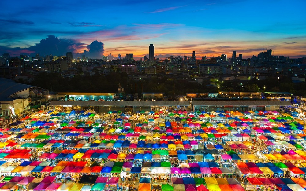 بانکوک بزرگ ترین بازار آخر هفته در جهان را دارد