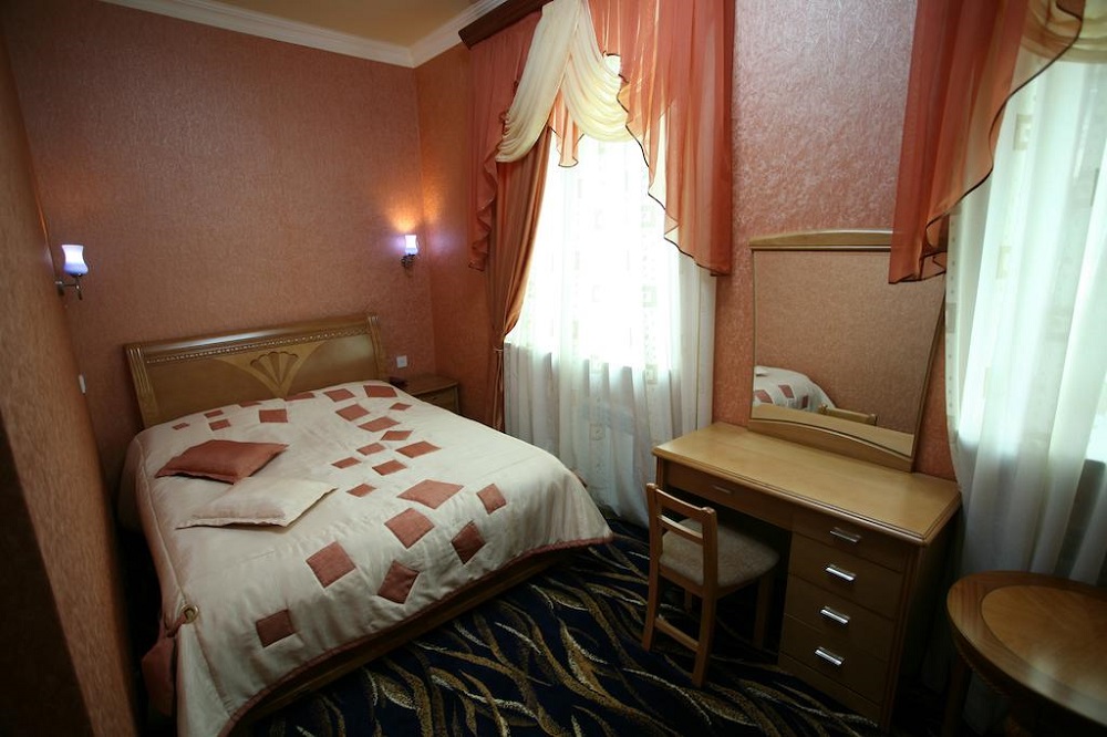 هتل نایری ایروان ارمنستان