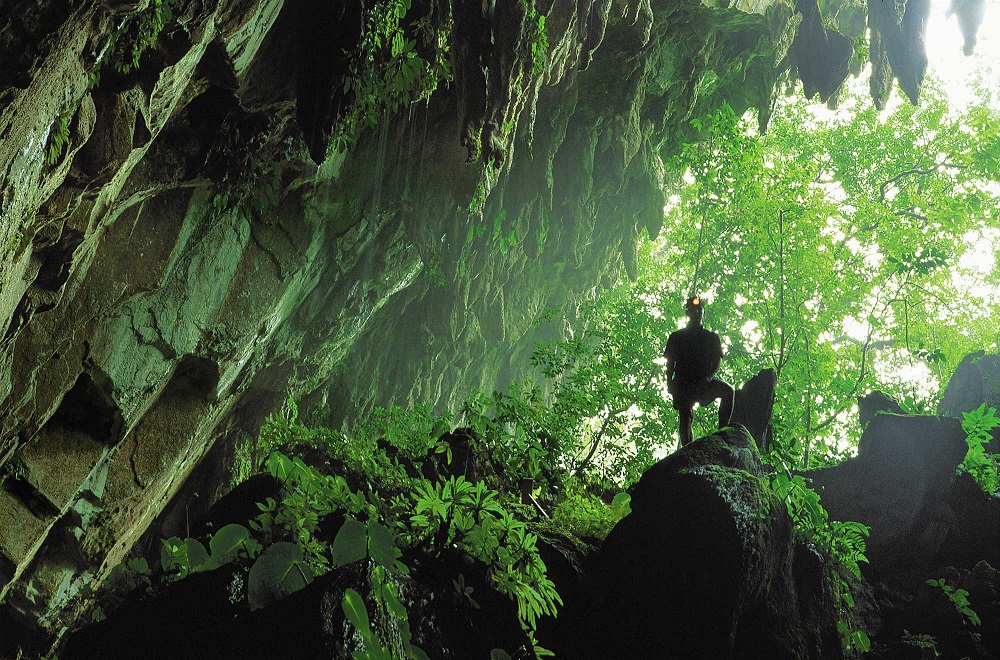 پارک ملی غارهای مولو مالزی