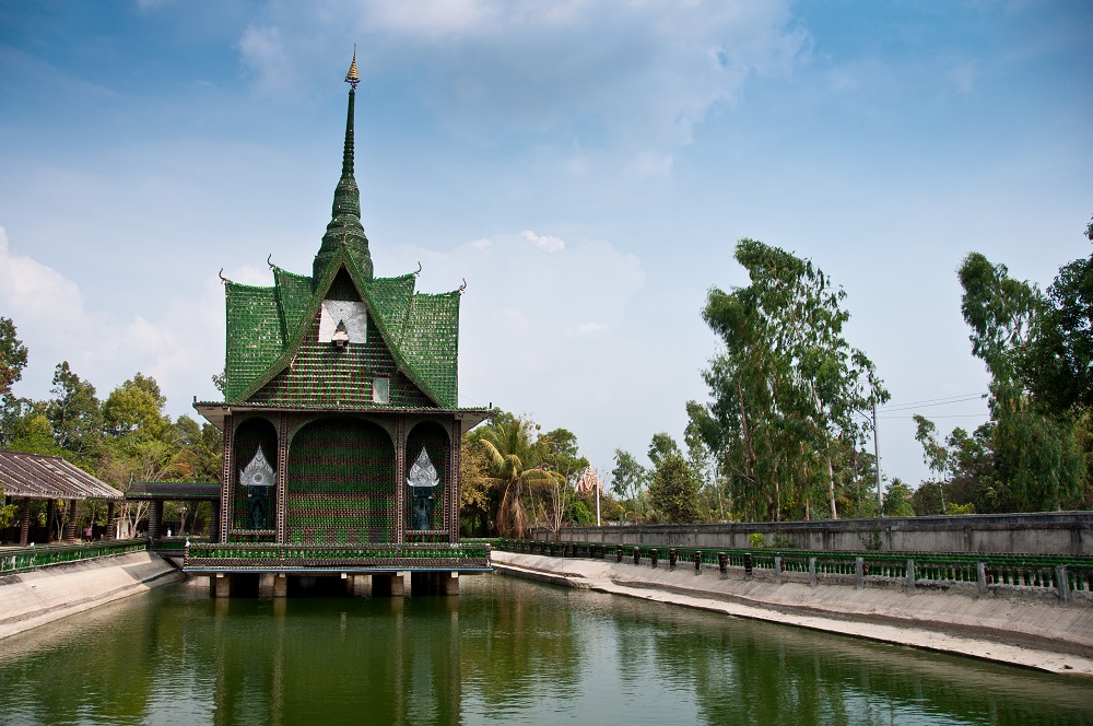 معبد بطری ها در تایلند