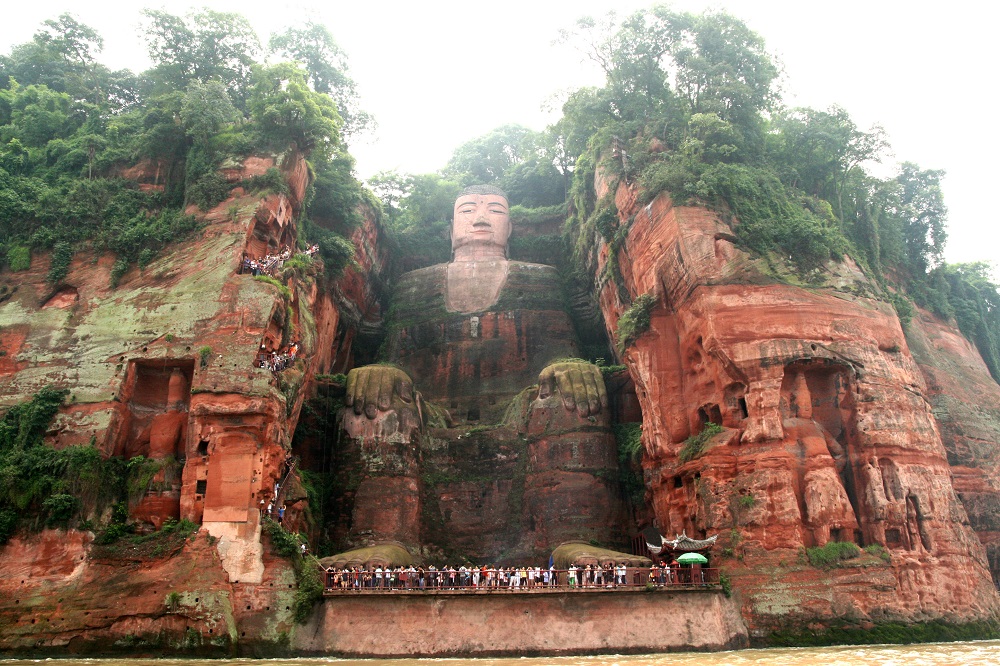 بزرگ ترین مجسمه سنگی بودا دنیا در چین، لشان 
