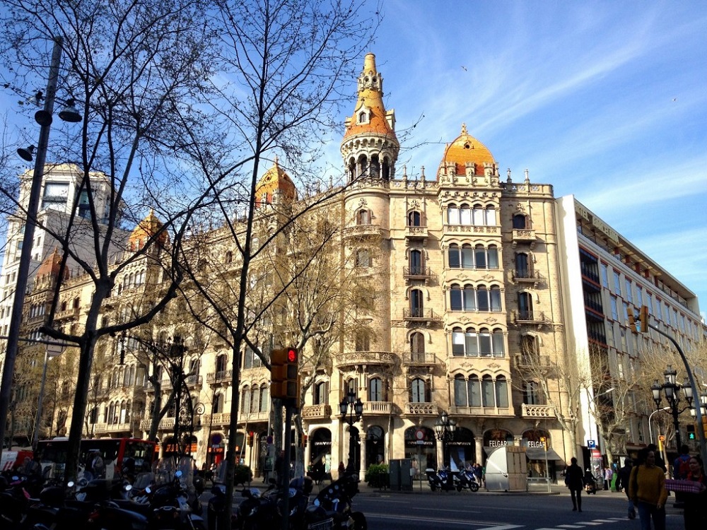زندگی و خرید خانه در خیابان پسیج د گراسیا بارسلونا