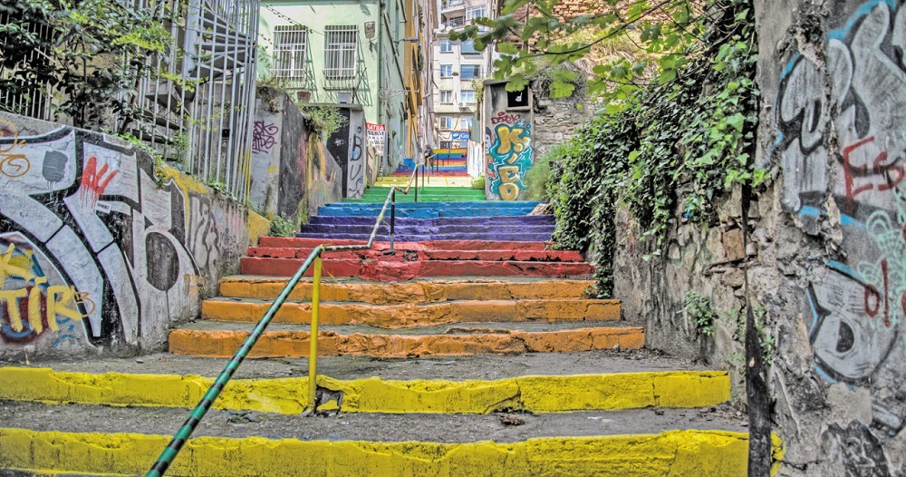 هدف از ایجاد این پله‌ های رنگی