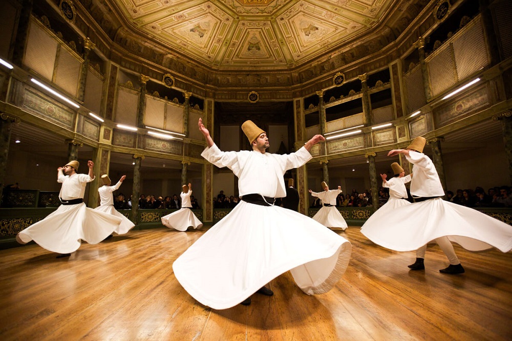 اجرای رقص درویشان در موزه ادبیات دیوان استانبول
