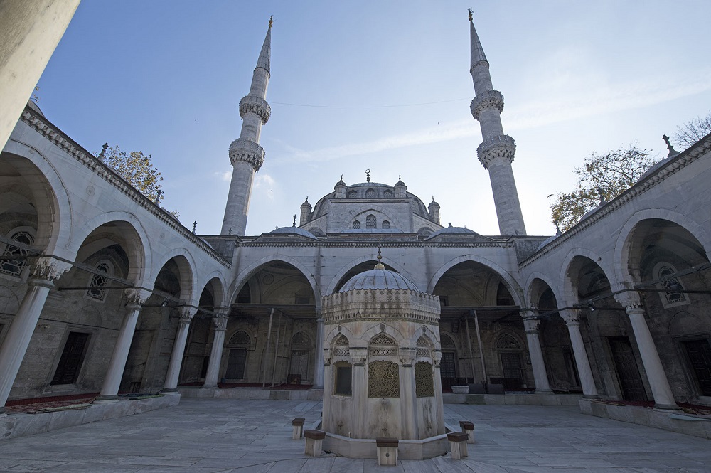 معماری مسجد والده سلطان استانبول
