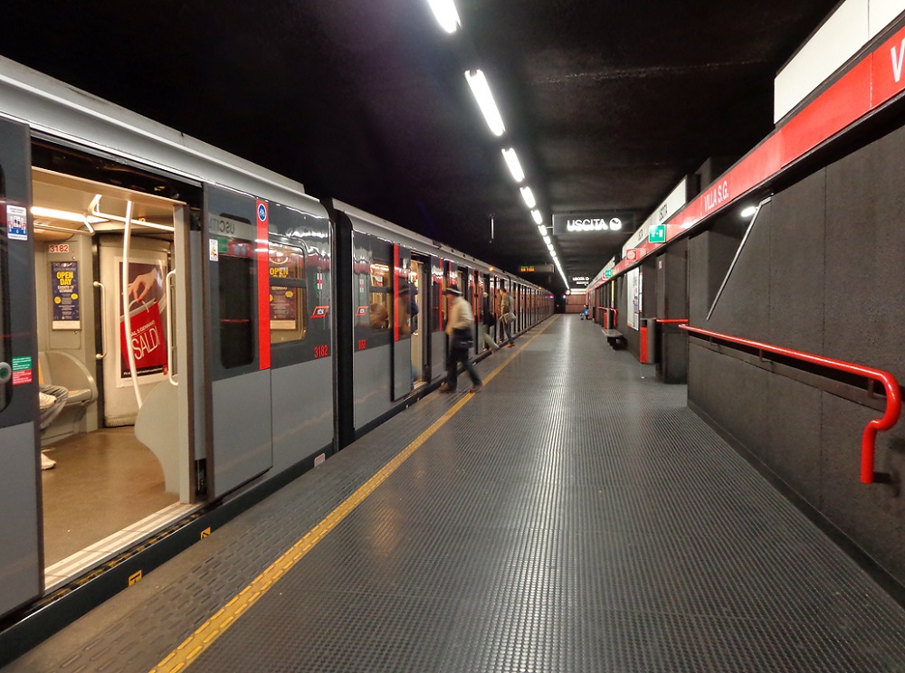 مترو در میلان