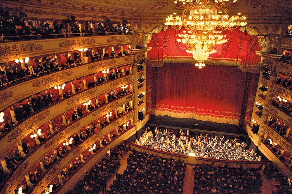 سالن اپرا آلااسکالا در میلان 