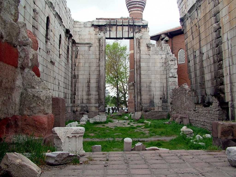 تاریخچه معبد آگوستوس و روم