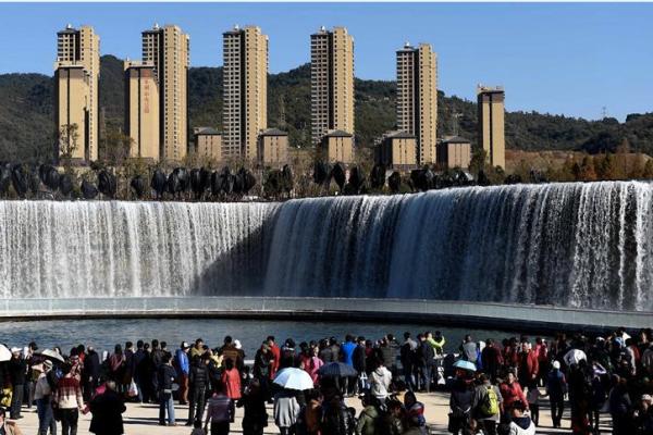  آبشار مصنوعی 170میلیون دلاری چین + تصاویر 