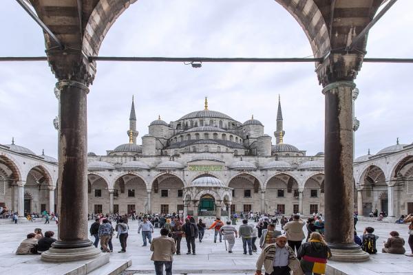  4 کاری که می توانید در خیابان استقلال استانبول انجام دهید 