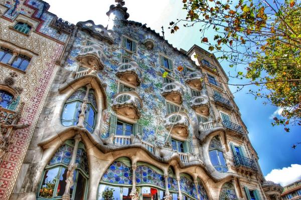 خانه سحرآمیز کاسا باتلو در بارسلونا + تصاویر