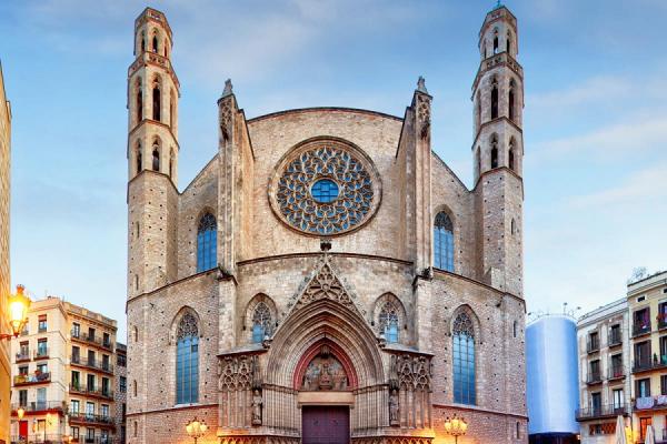 کلیسا باسیلیکا از سانتا ماریا دل مار بارسلونا + تصاویر