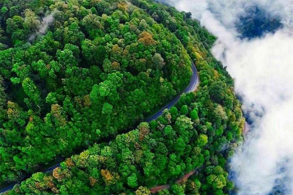  معرفی مسیرهای مناسب برای سفر با اتوبوس 